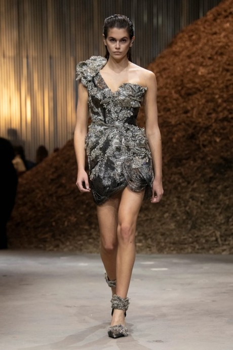 Коллекция Alexander McQueen Ready-To-Wear Осень-Зима 2022/2023 Коллекция Alexander McQueen Ready-To-Wear Осень-Зима 2022/2023