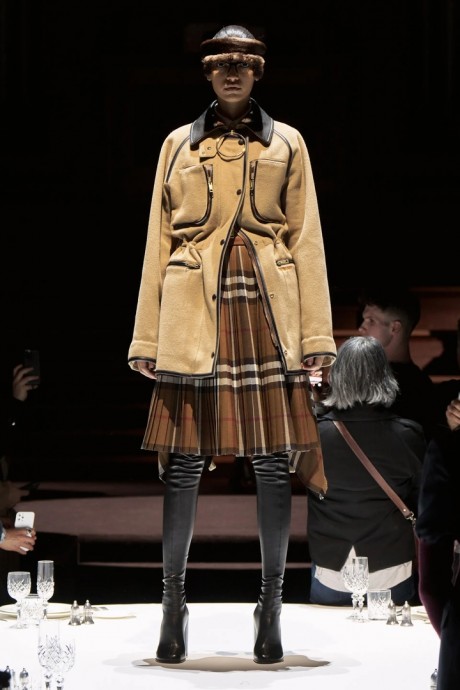 Коллекция Burberry Ready-To-Wear Осень-Зима 2022/2023