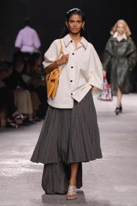 Коллекция Bottega Veneta Ready-To-Wear Весна-Лето 2025 Коллекция Bottega Veneta Ready-To-Wear Весна-Лето 2025
