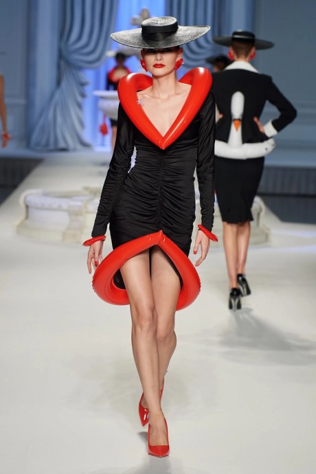 Коллекция Moschino Ready-To-Wear Весна-Лето 2023