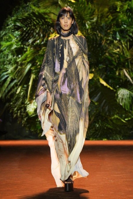 Коллекция Roberto Cavalli Ready-To-Wear Весна-Лето 2024 Коллекция Roberto Cavalli Ready-To-Wear Весна-Лето 2024