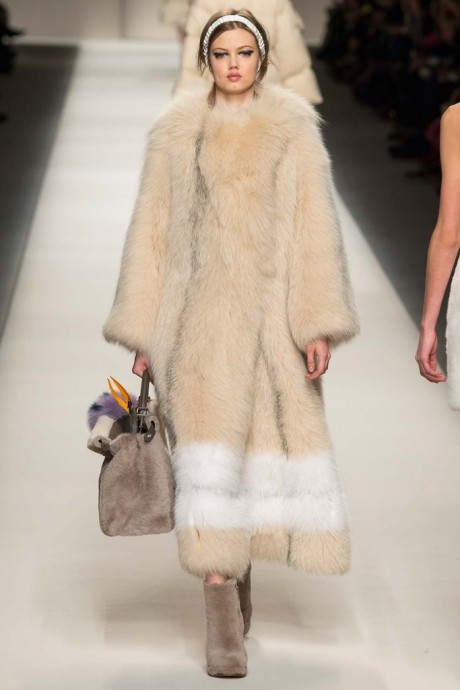 Модели коллекции Fendi