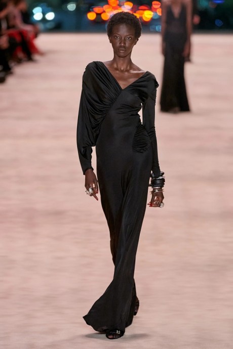 Коллекция Saint Laurent Ready-To-Wear Осень-Зима 2022/2023 Коллекция Saint Laurent Ready-To-Wear Осень-Зима 2022/2023