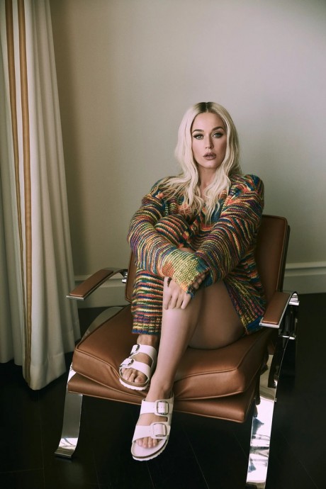 Кэти Перри (Katy Perry) украсила летний выпуск L’Officiel Global