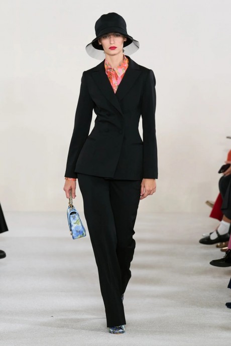 Коллекция Carolina Herrera Ready-To-Wear Весна-Лето 2023