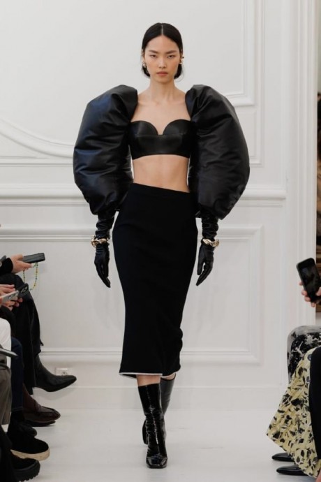 Коллекция Givenchy Ready-To-Wear Осень-Зима 2025-2026 Коллекция Givenchy Ready-To-Wear Осень-Зима 2025-2026