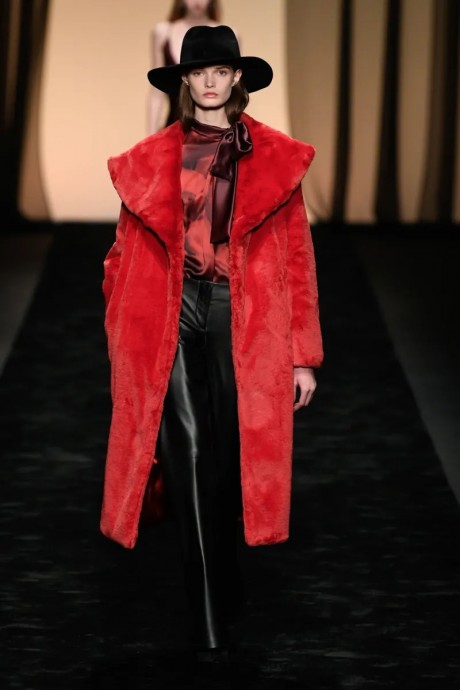 Коллекция Alberta Ferretti Ready-To-Wear Осень-Зима 2023 Коллекция Alberta Ferretti Ready-To-Wear Осень-Зима 2023