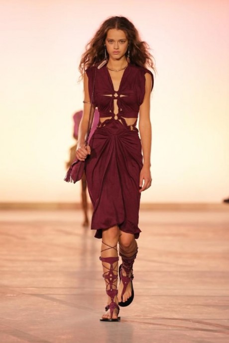 Коллекция Isabel Marant Ready-To-Wear Весна-Лето 2025 Коллекция Isabel Marant Ready-To-Wear Весна-Лето 2025