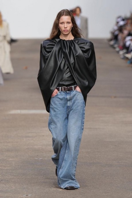 Коллекция Stella McCartney Ready-To-Wear Весна-Лето 2025 Коллекция Stella McCartney Ready-To-Wear Весна-Лето 2025
