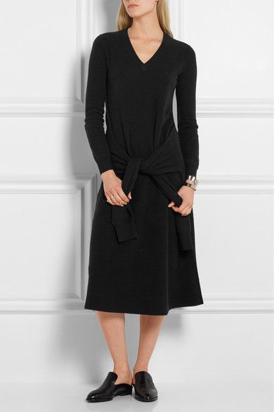 Look! Lady in black! Look! Lady in black!
