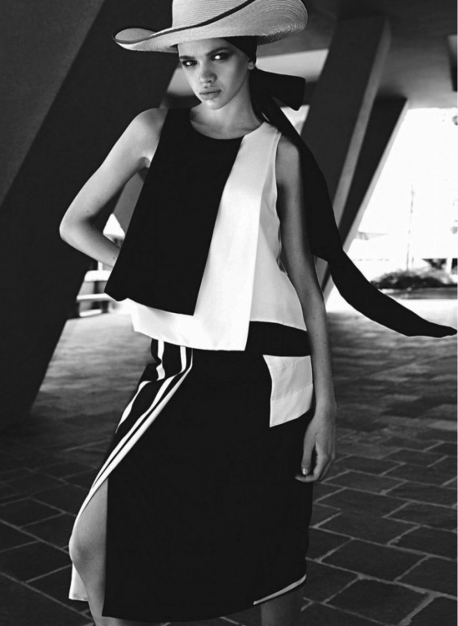 Stella Lucia and Nic Smith forе Vogue Australia by Mario Testino Stella Lucia and Nic Smith forе Vogue Australia by Mario Testino
