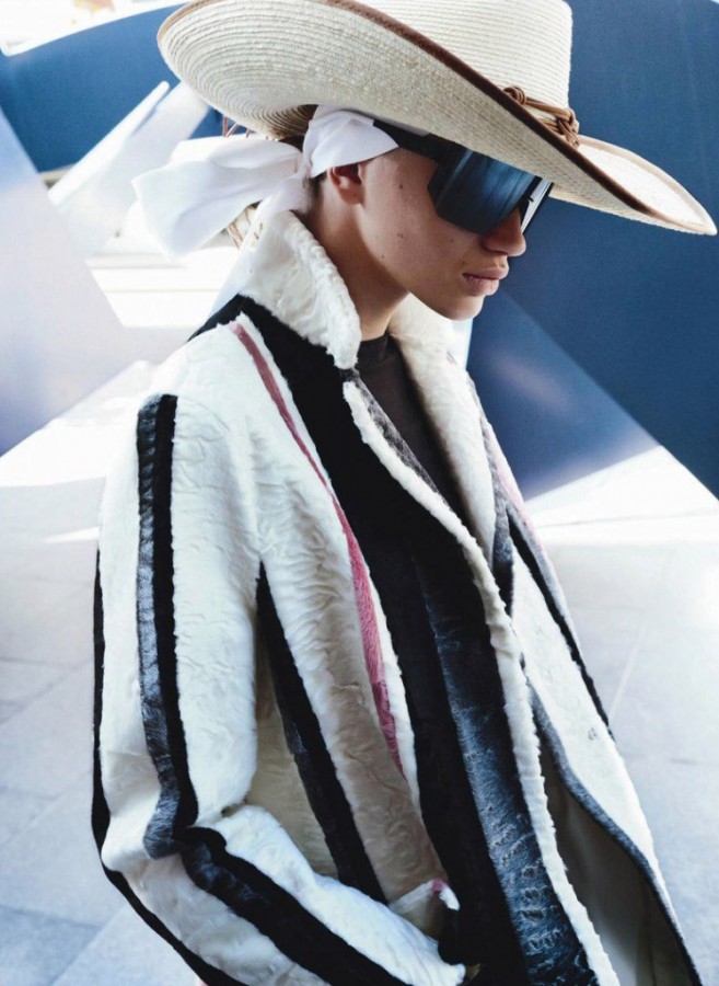 Stella Lucia and Nic Smith forе Vogue Australia by Mario Testino Stella Lucia and Nic Smith forе Vogue Australia by Mario Testino