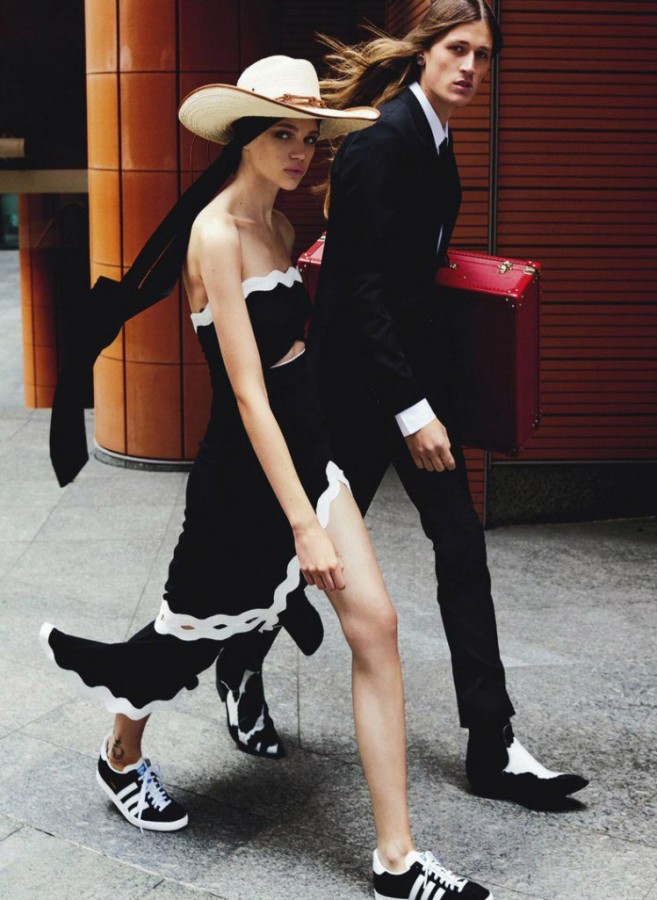 Stella Lucia and Nic Smith forе Vogue Australia by Mario Testino Stella Lucia and Nic Smith forе Vogue Australia by Mario Testino