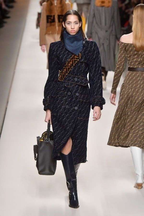 Показ Fendi в Милане Показ Fendi в Милане