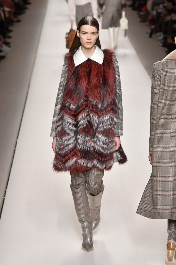 Показ Fendi в Милане Показ Fendi в Милане
