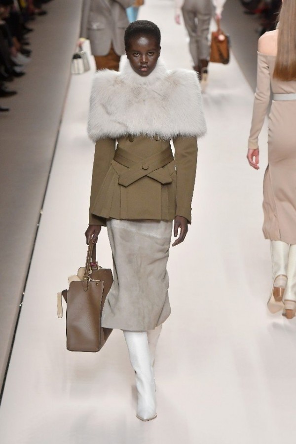 Показ Fendi в Милане Показ Fendi в Милане