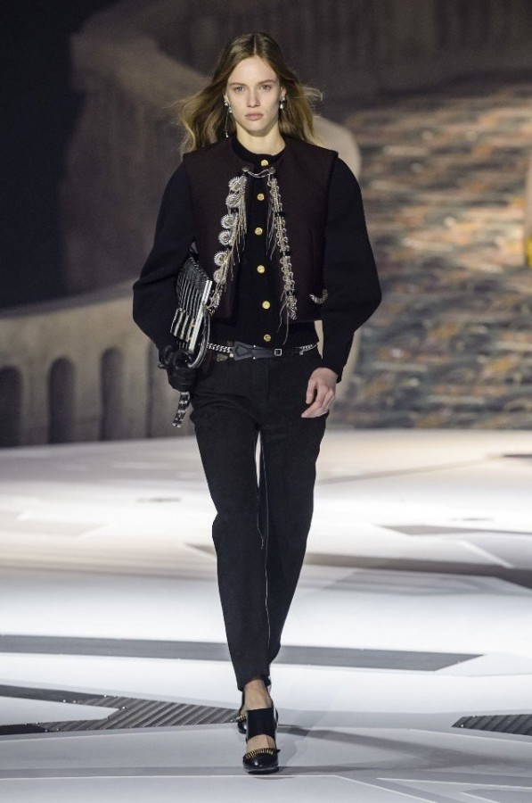 Показ Louis Vuitton на Неделе моды в Париже! Показ Louis Vuitton на Неделе моды в Париже!