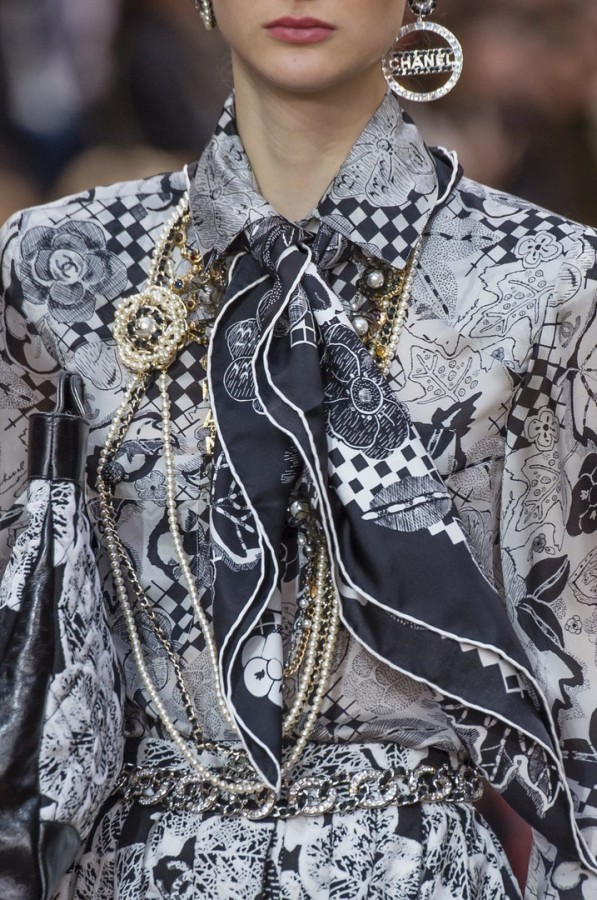 Chanel Fall-Winter 2018-2019 Details