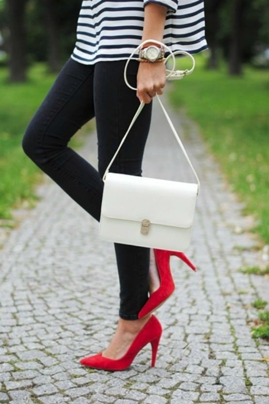 Look! Красные туфли в образах!