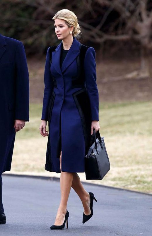 Образы в цвете navy blue. Образы в цвете navy blue.