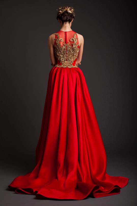 Модели коллекции Krikor Jabotian.