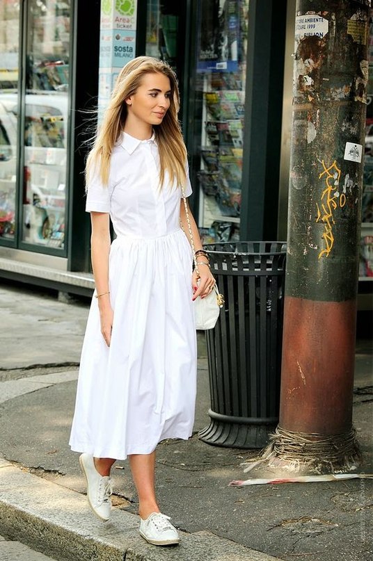 Белые платья-рубашки. Идеи образов.