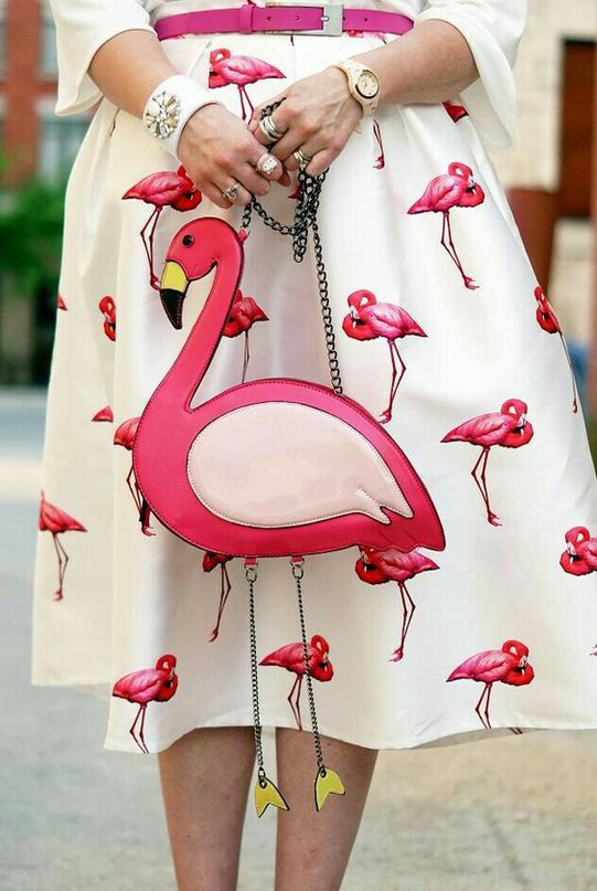 Модный этим летом принт фламинго.