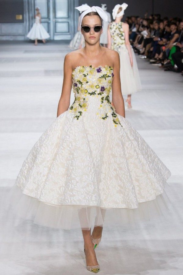 Модели коллекции Giambattista Valli.