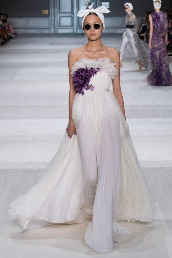 Модели коллекции Giambattista Valli.