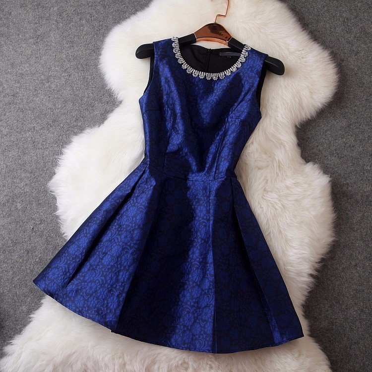 Замечательные платья мини в синем цвете.