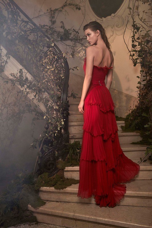 Alberta Ferretti Limited Edition Haute Couture SS 2018. Alberta Ferretti Limited Edition Haute Couture SS 2018.