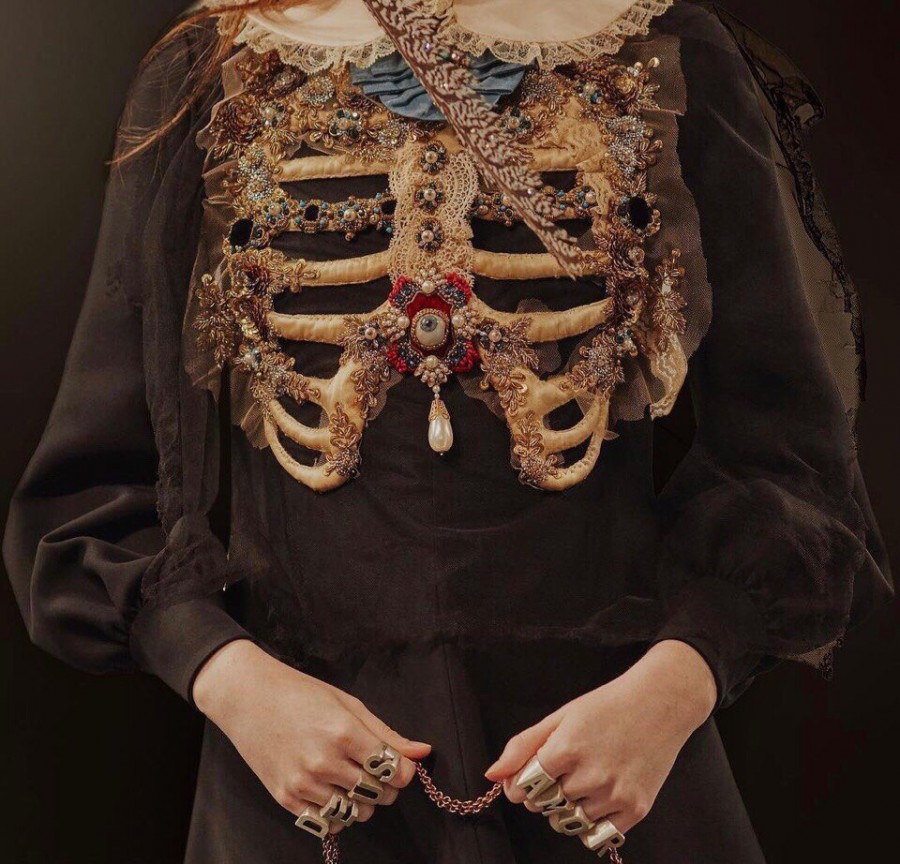 Gucci Cruise 2019 Details. Gucci Cruise 2019 Details.