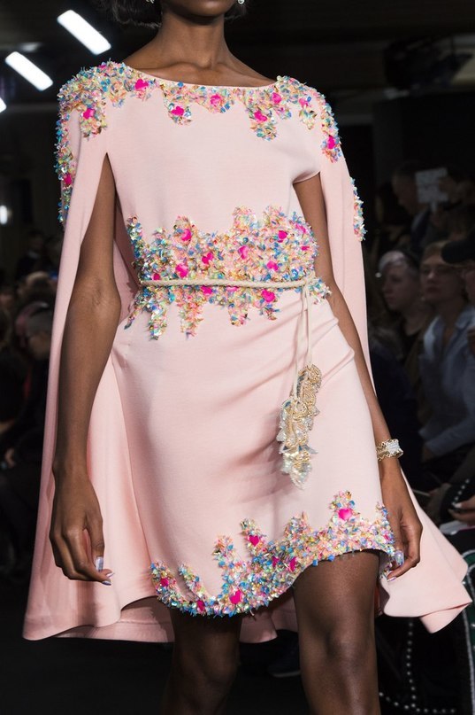 Mаnish Arora Spring/Summer 2018 Dеtails. Mаnish Arora Spring/Summer 2018 Dеtails.