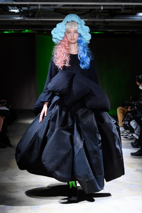 Коллекция Comme des Garçons Ready-To-Wear Весна-Лето 2022