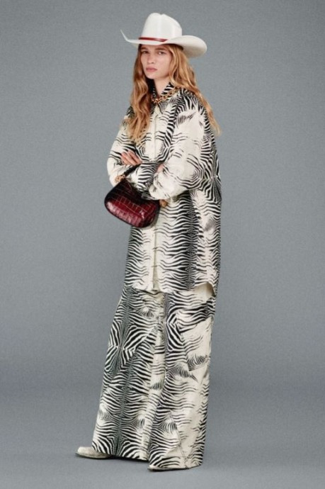 Коллекция ROBERTO CAVALLI CRUISE 2025