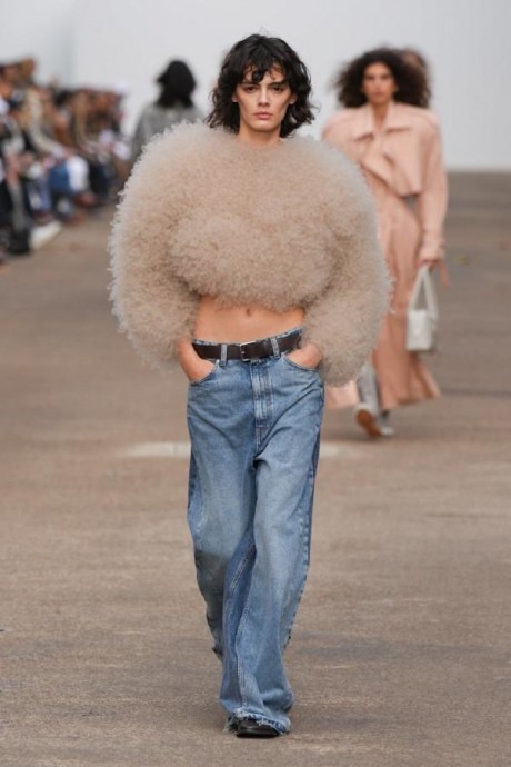 Коллекция Stella McCartney Ready-To-Wear Весна-Лето 2025 Коллекция Stella McCartney Ready-To-Wear Весна-Лето 2025