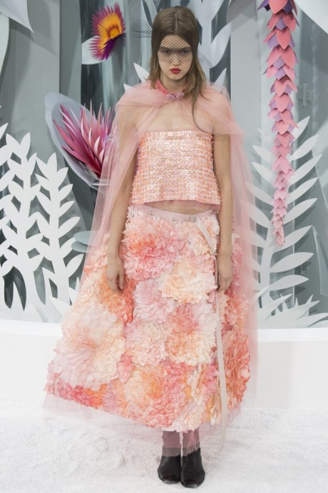 Модели коллекции Chanel Couture