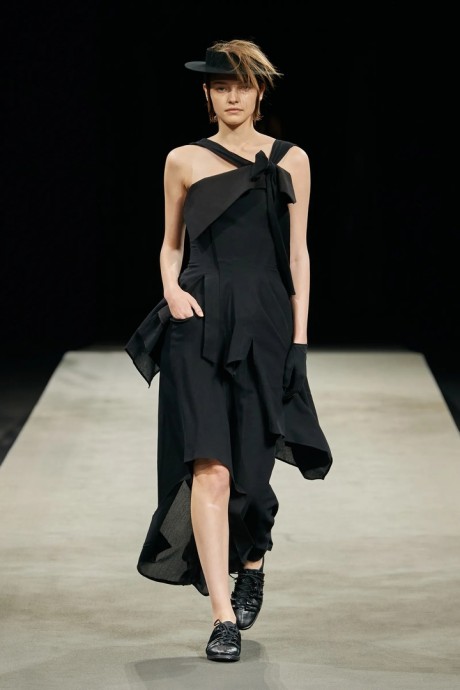 Коллекция Yohji Yamamoto Ready-To-Wear 2023