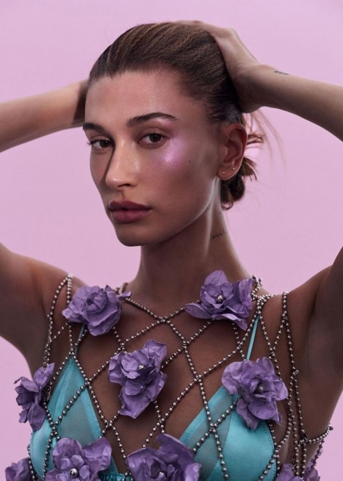 Хейли Бибер (Hailey Bieber) в фотосессии для Allure Magazine