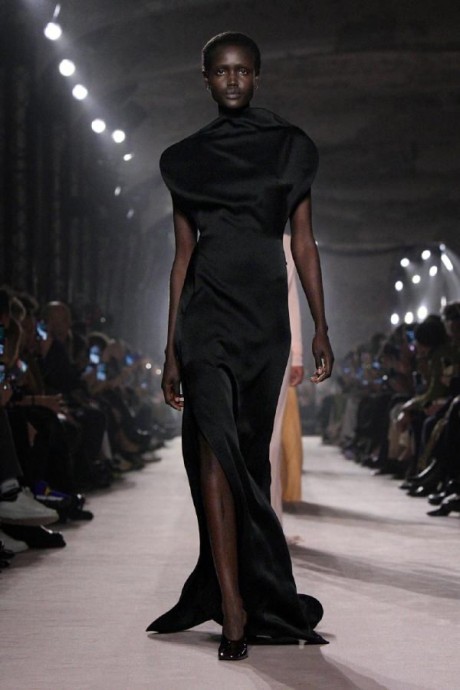 Коллекция Victoria Beckham Ready-To-Wear Осень-Зима 2025-2026 Коллекция Victoria Beckham Ready-To-Wear Осень-Зима 2025-2026