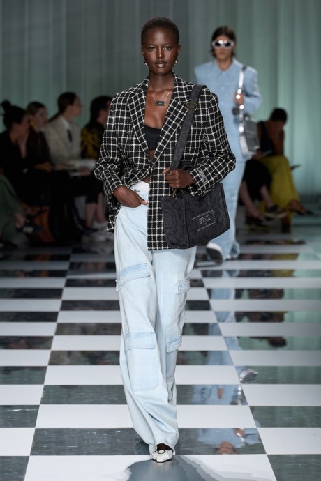 Лучшие в моде: Versace Spring/Summer 2024 RTW Collection Лучшие в моде: Versace Spring/Summer 2024 RTW Collection