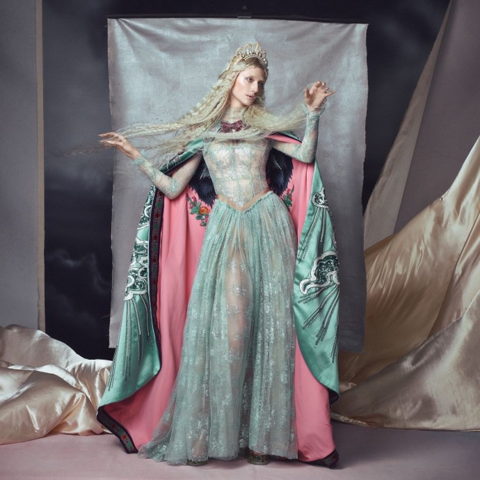 Элизабет Дебики (Elizabeth Debicki) в фотосессии для журнала Vogue (2024) Элизабет Дебики (Elizabeth Debicki) в фотосессии для журнала Vogue (2024)