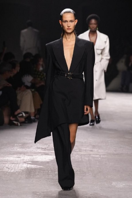 Коллекция Bottega Veneta Ready-To-Wear Весна-Лето 2025 Коллекция Bottega Veneta Ready-To-Wear Весна-Лето 2025