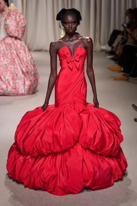 Коллекция Giambattista Valli Spring 2024 Couture