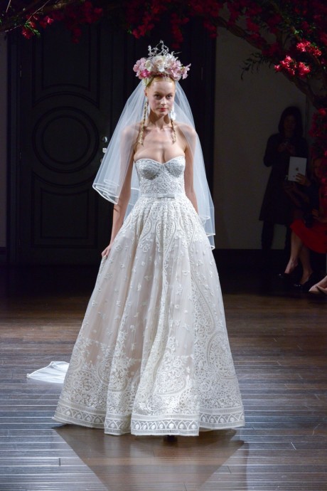 Модели коллекции Naeem Khan