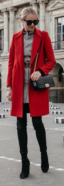 Трендовые образы с роскошным красным пальто для осени