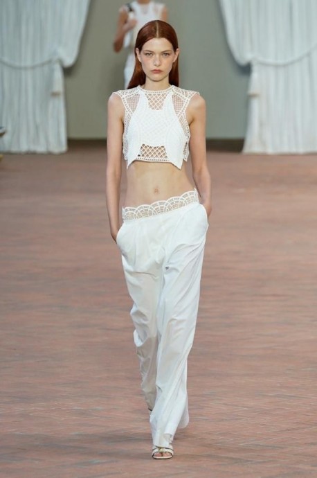 Коллекция Alberta Ferretti Ready-To-Wear Весна-Лето 2024 Коллекция Alberta Ferretti Ready-To-Wear Весна-Лето 2024