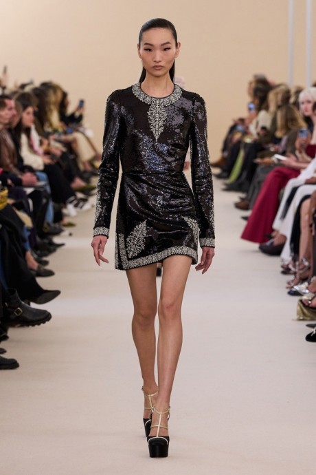 Высокая мода Giambattista Valli Fall-Winter 2024/25 RTW Collection Высокая мода Giambattista Valli Fall-Winter 2024/25 RTW Collection