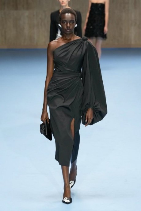 Коллекция Carolina Herrera Ready-To-Wear Весна-Лето 2025 Коллекция Carolina Herrera Ready-To-Wear Весна-Лето 2025