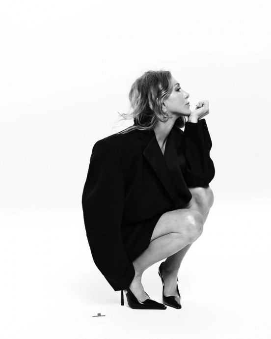 Дженнифер Энистон (Jennifer Aniston) в фотосессии для CR Fashion Book (2024) Дженнифер Энистон (Jennifer Aniston) в фотосессии для CR Fashion Book (2024)